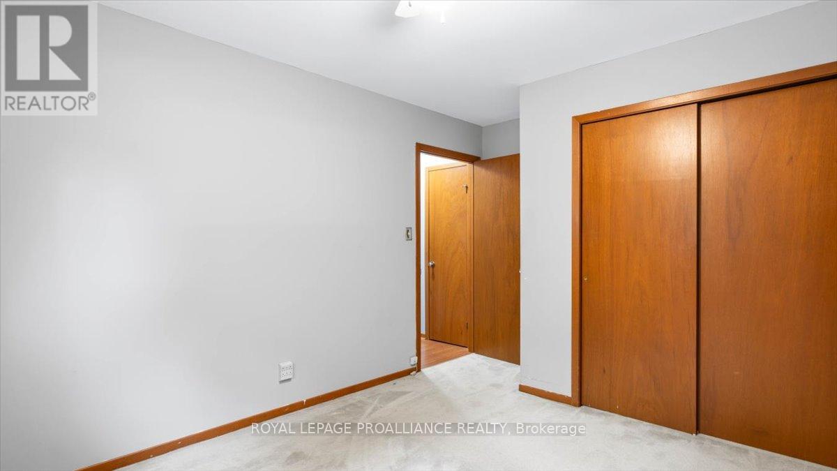 14 Connolly Avenue, Quinte West, Ontario  K8V 5T4 - Photo 15 - X12358671