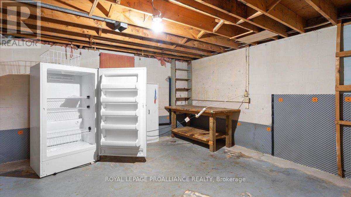14 Connolly Avenue, Quinte West, Ontario  K8V 5T4 - Photo 26 - X12358671