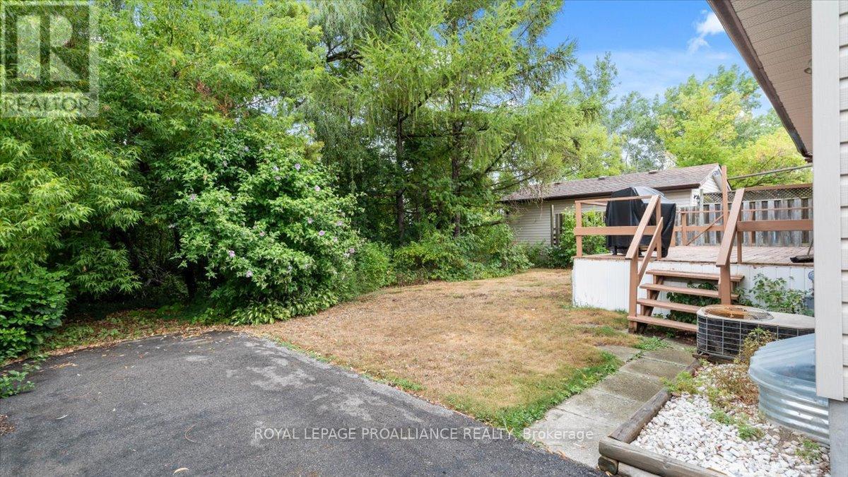 14 Connolly Avenue, Quinte West, Ontario  K8V 5T4 - Photo 37 - X12358671