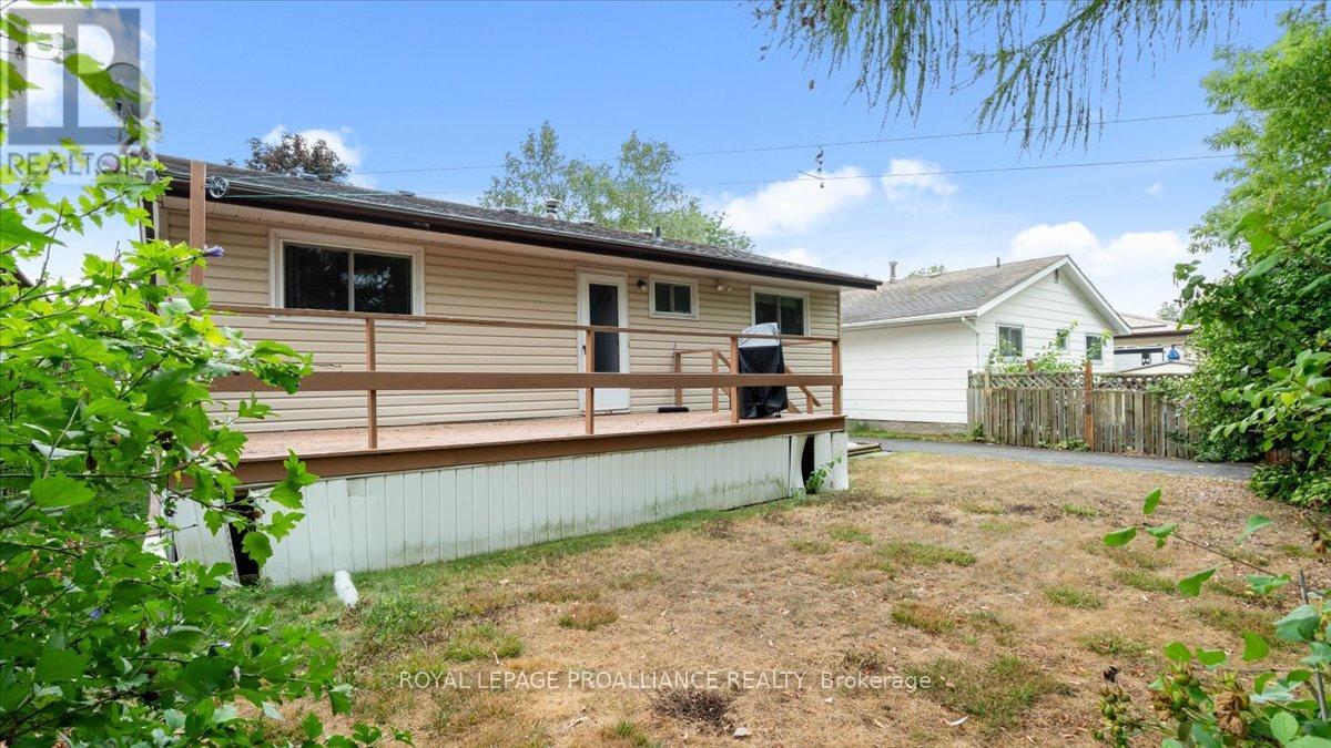 14 Connolly Avenue, Quinte West, Ontario  K8V 5T4 - Photo 38 - X12358671