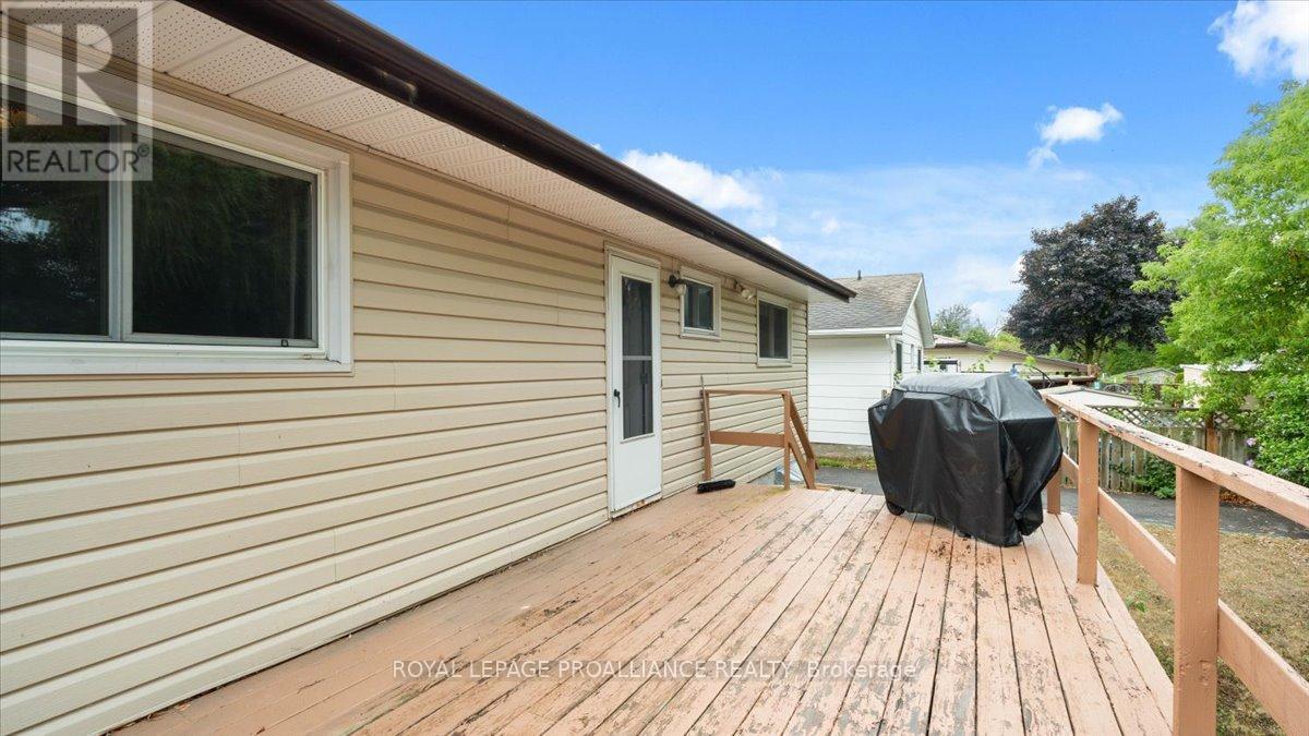 14 Connolly Avenue, Quinte West, Ontario  K8V 5T4 - Photo 41 - X12358671
