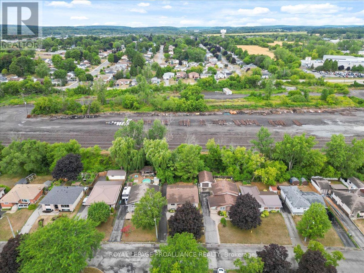 14 Connolly Avenue, Quinte West, Ontario  K8V 5T4 - Photo 45 - X12358671