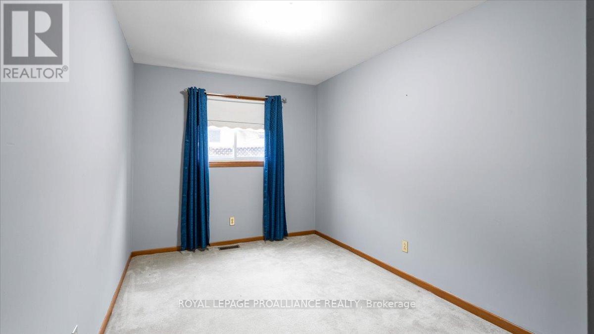 14 Connolly Avenue, Quinte West, Ontario  K8V 5T4 - Photo 8 - X12358671