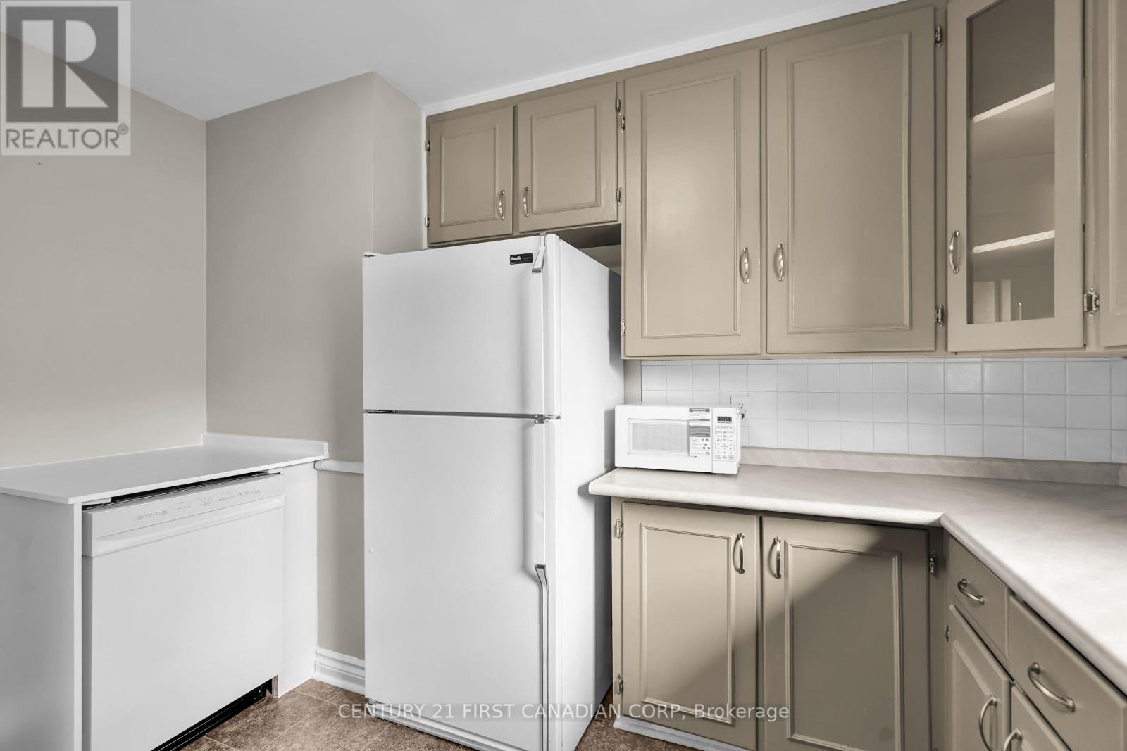 Upper - 638 Tennent Avenue, London North, Ontario  N5X 1L6 - Photo 20 - X12358655
