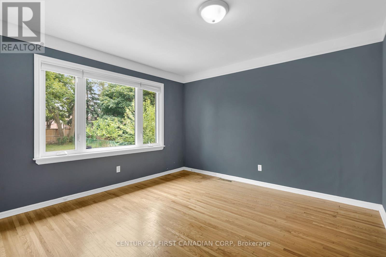 Upper - 638 Tennent Avenue, London North, Ontario  N5X 1L6 - Photo 22 - X12358655