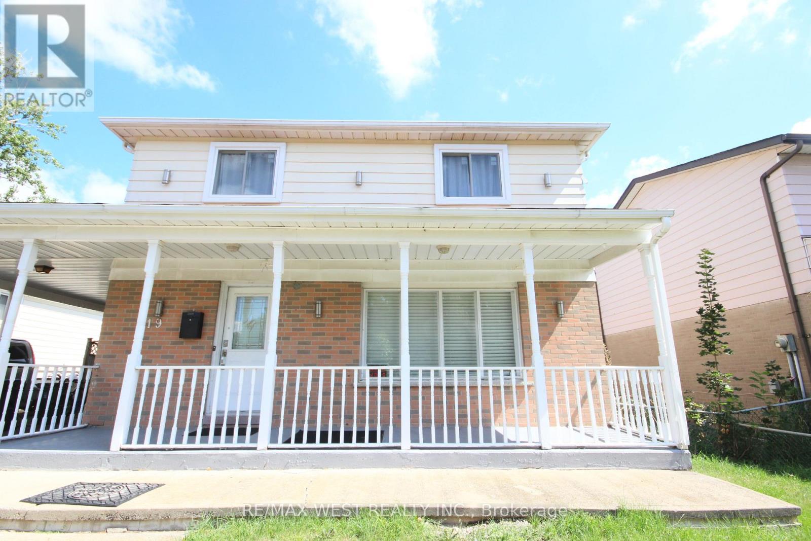 Property at 19 LYNMONT ROAD image 1