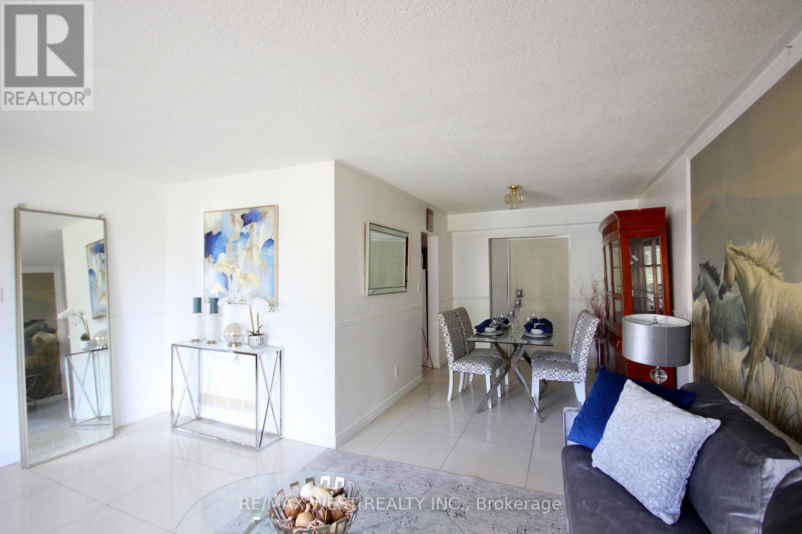 Property at 19 LYNMONT ROAD image 5
