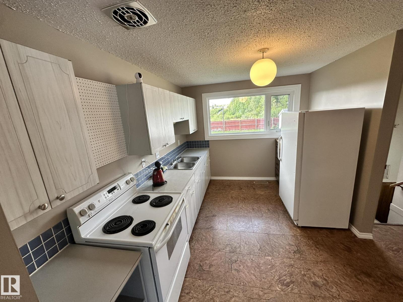 5515 Willock Cr, Swan Hills, Alberta  T0G 2C0 - Photo 8 - E4454209