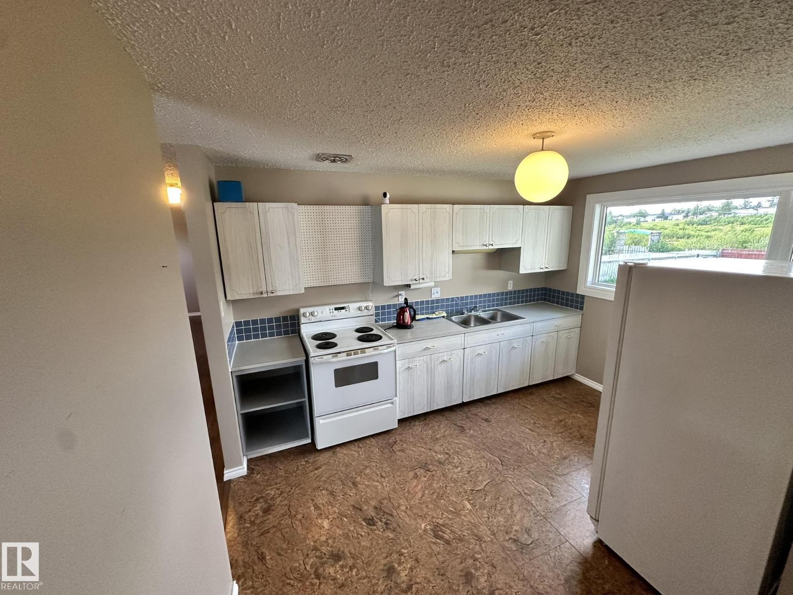 5515 Willock Cr, Swan Hills, Alberta  T0G 2C0 - Photo 9 - E4454209