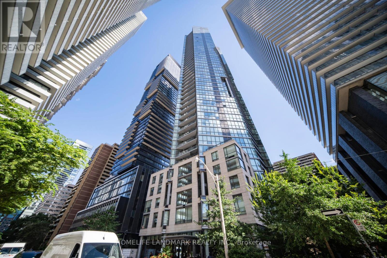 5202 - 45 Charles Street E, Toronto, Ontario  M4Y 0B8 - Photo 2 - C12272579