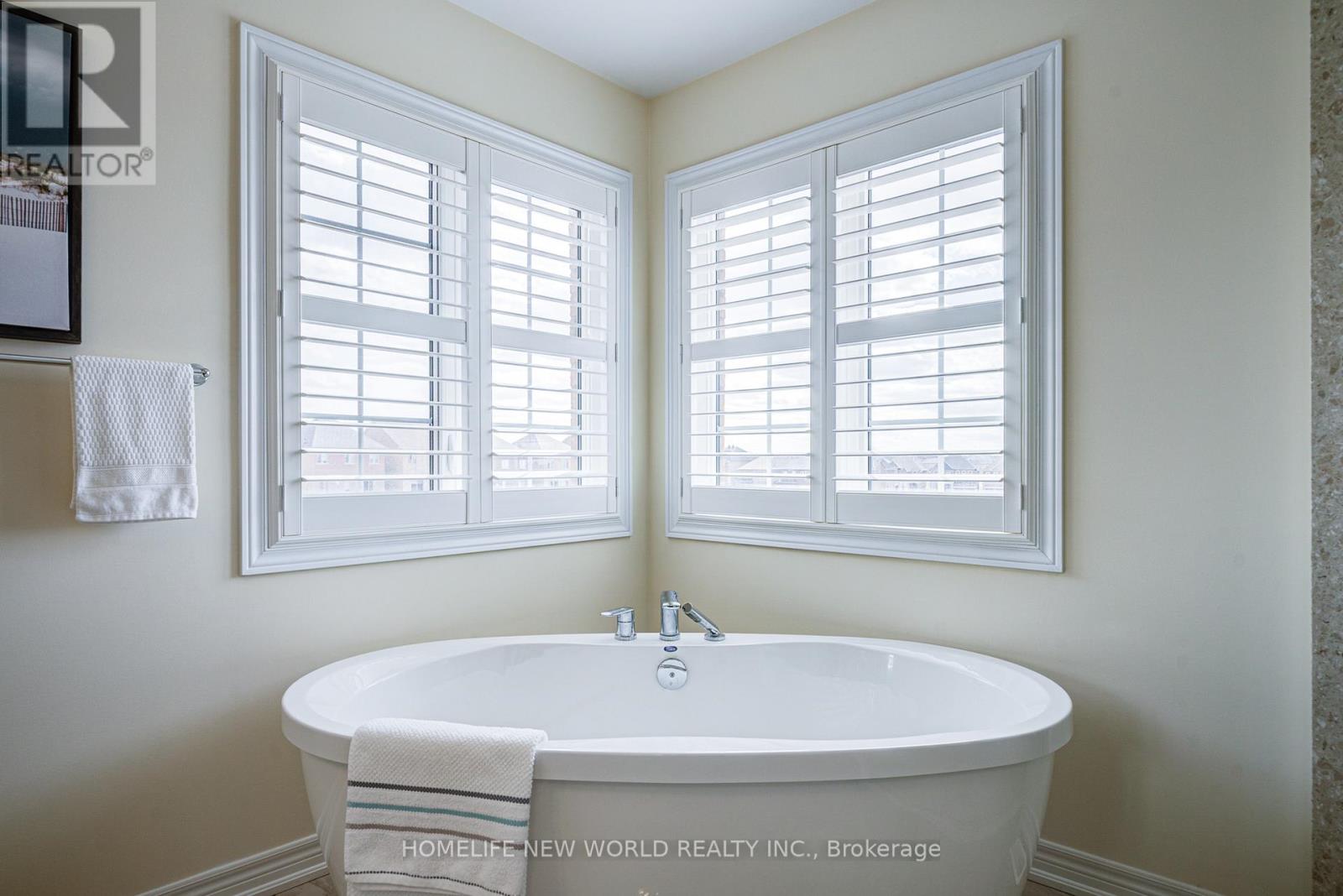 88 Roth Street, Aurora, Ontario  L4G 0W7 - Photo 39 - N12355074