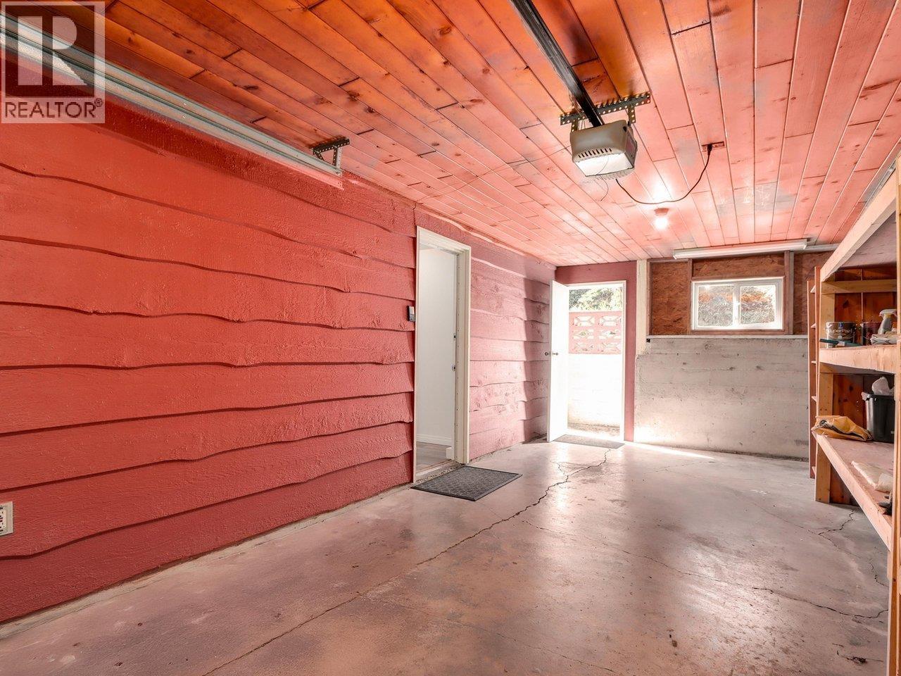 893 Huntingdon Crescent, North Vancouver, British Columbia  V7G 1M4 - Photo 34 - R3039269