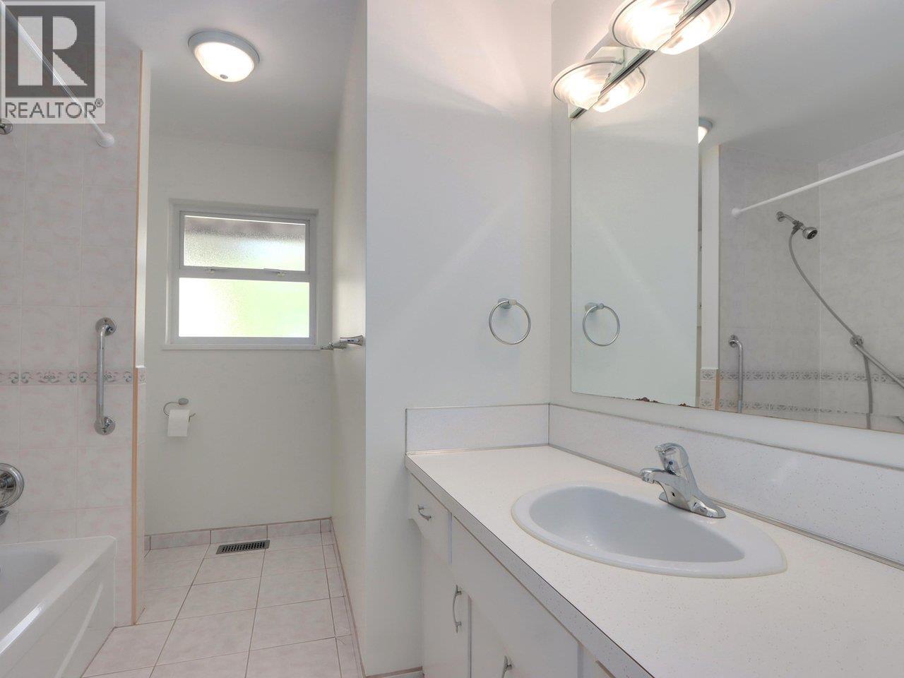 893 Huntingdon Crescent, North Vancouver, British Columbia  V7G 1M4 - Photo 16 - R3039269