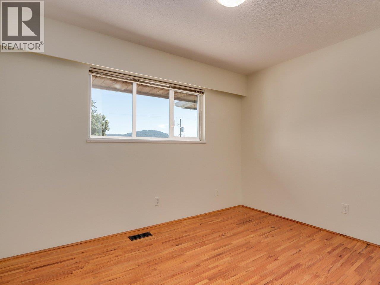 893 Huntingdon Crescent, North Vancouver, British Columbia  V7G 1M4 - Photo 15 - R3039269