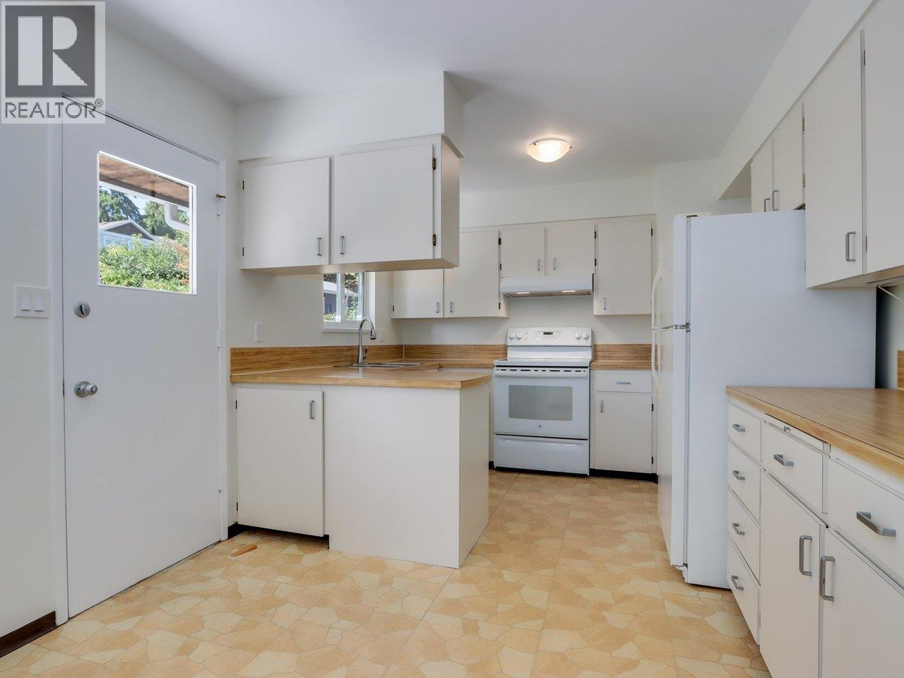 893 Huntingdon Crescent, North Vancouver, British Columbia  V7G 1M4 - Photo 8 - R3039269