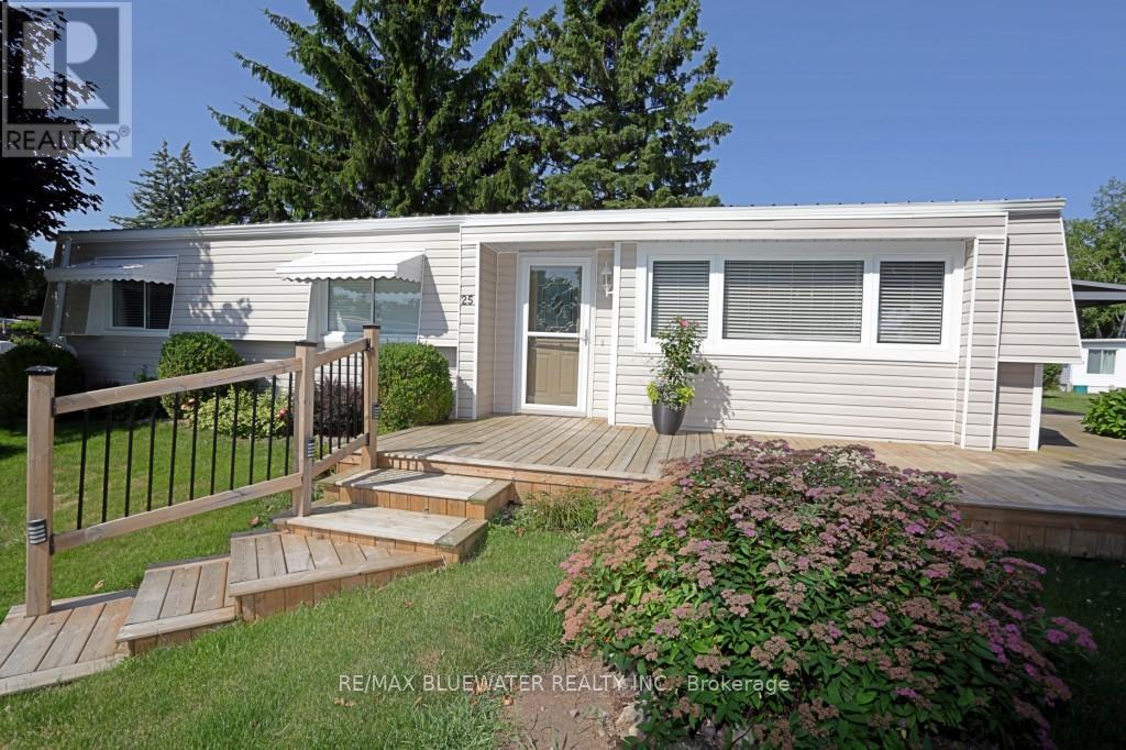 25 Maple Grove Court E, South Huron, Ontario  N0M 1T0 - Photo 1 - X12294700