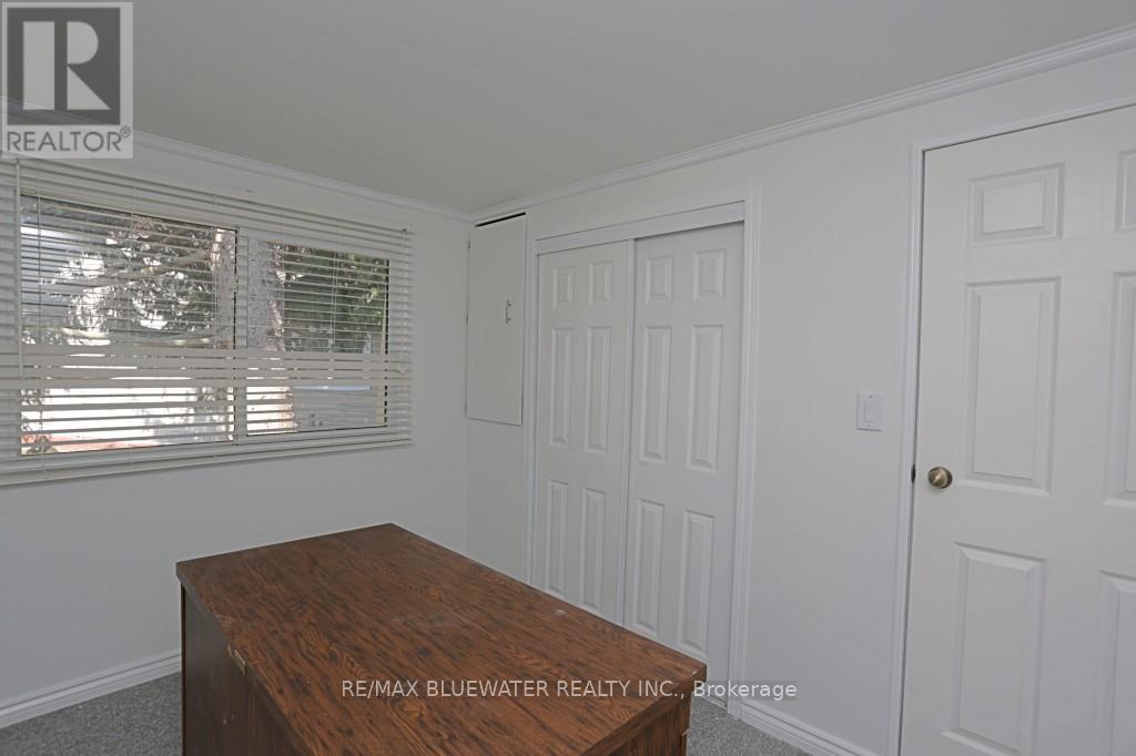 25 Maple Grove Court E, South Huron (Stephen), Ontario  N0M 1T0 - Photo 16 - X12294700