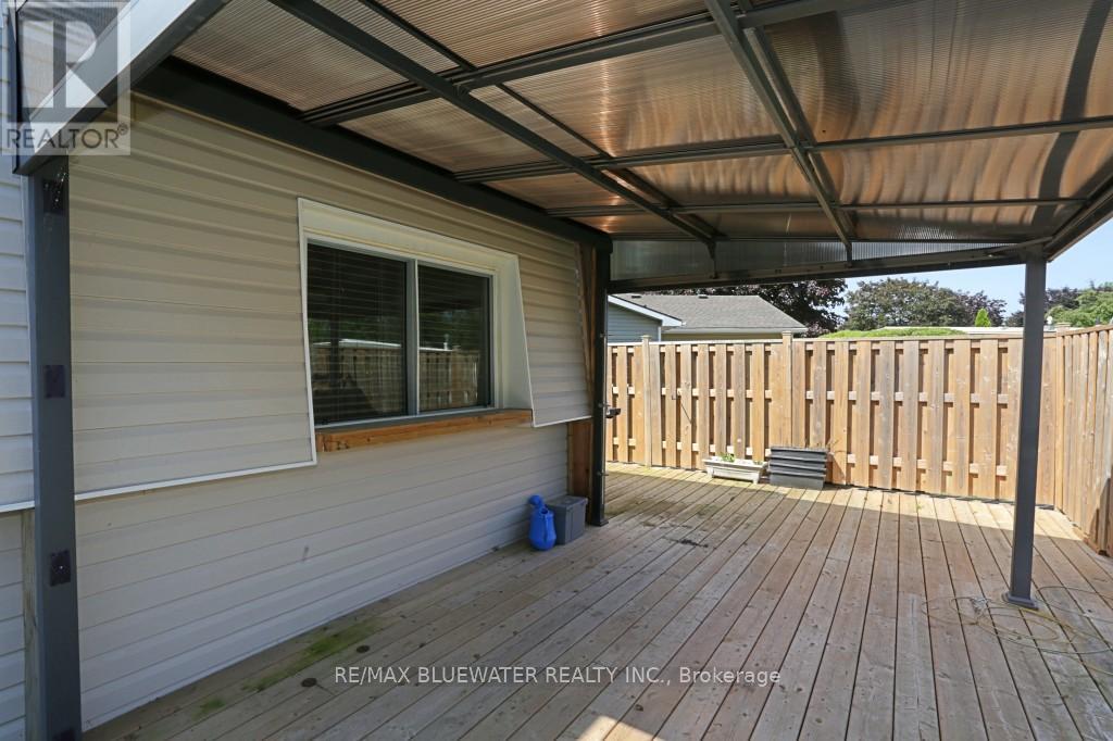 25 Maple Grove Court E, South Huron (Stephen), Ontario  N0M 1T0 - Photo 20 - X12294700