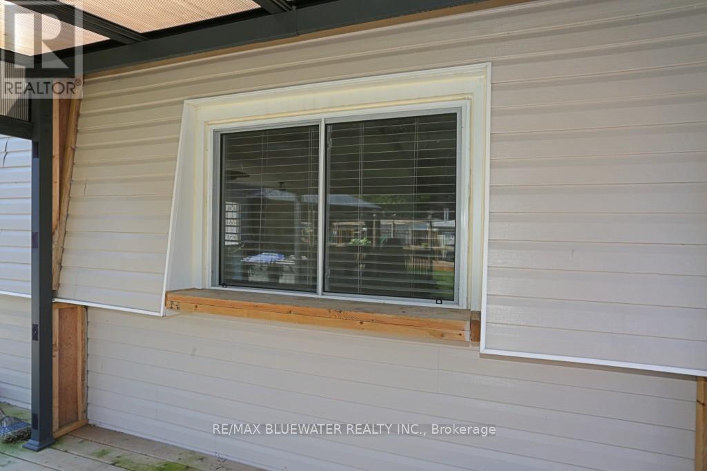 25 Maple Grove Court E, South Huron (Stephen), Ontario  N0M 1T0 - Photo 21 - X12294700