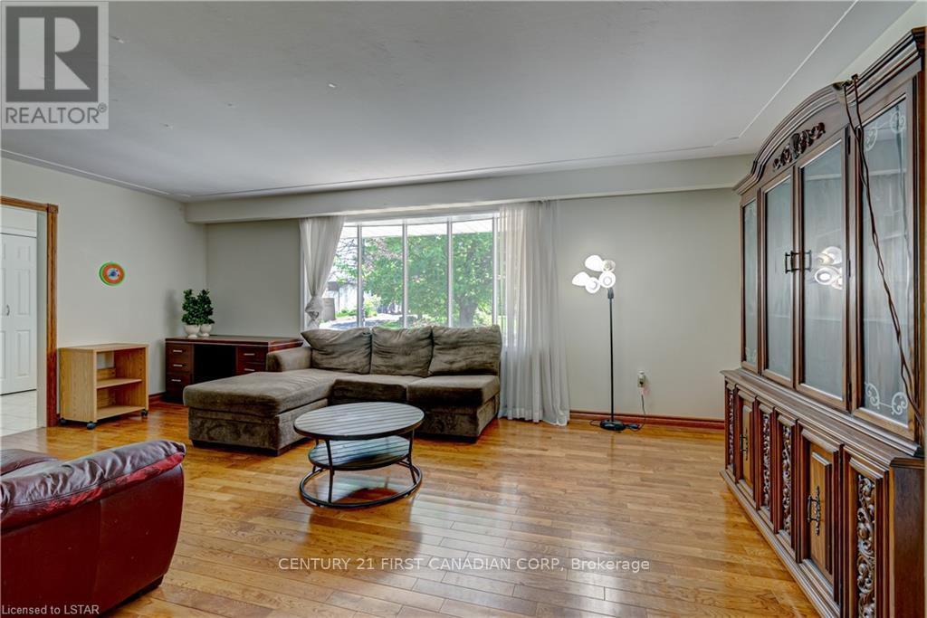28 Redford Road, London North, Ontario  N5X 3V5 - Photo 14 - X12358752