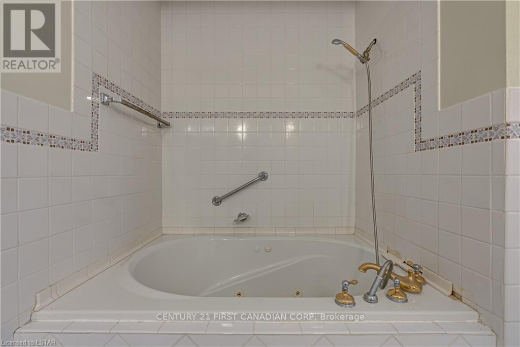 28 Redford Road, London North, Ontario  N5X 3V5 - Photo 25 - X12358752