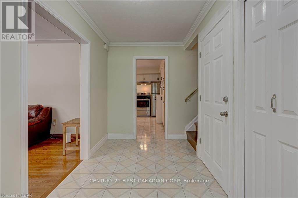 28 Redford Road, London North, Ontario  N5X 3V5 - Photo 5 - X12358752