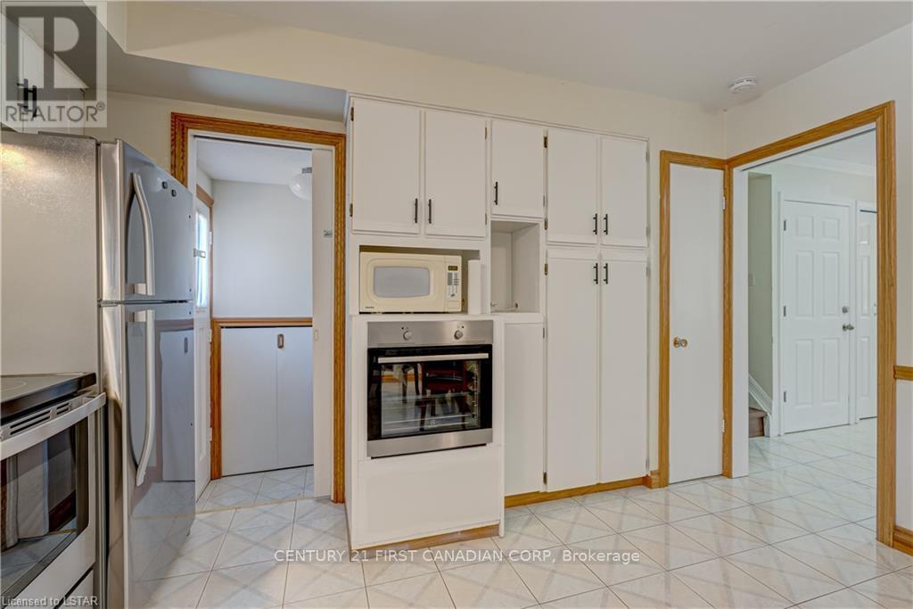 28 Redford Road, London North, Ontario  N5X 3V5 - Photo 7 - X12358752