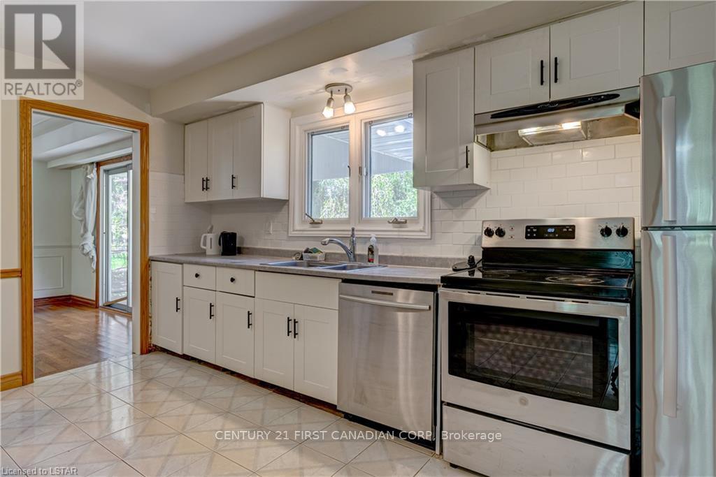 28 Redford Road, London North, Ontario  N5X 3V5 - Photo 8 - X12358752