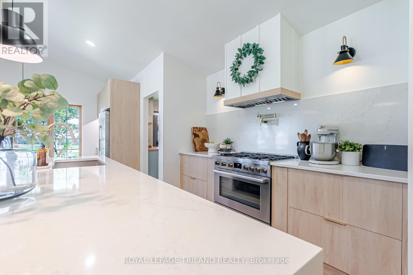 3921 Elgin Road, Thames Centre, Ontario  N0L 1V0 - Photo 15 - X12358816