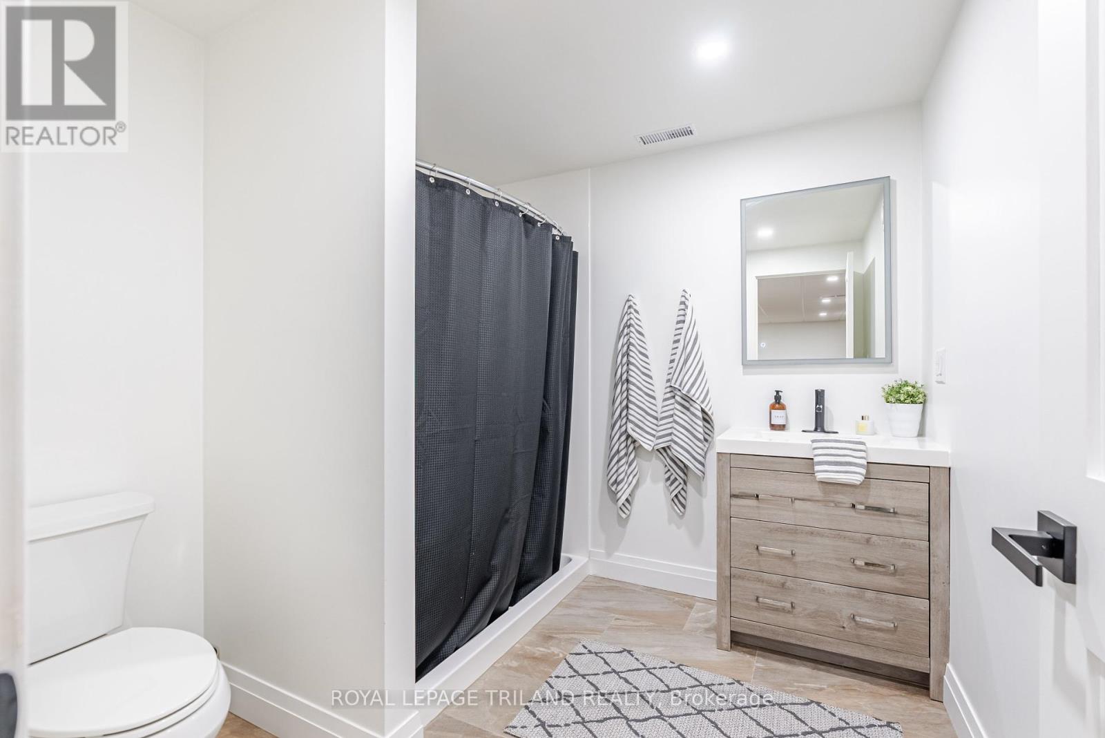 3921 Elgin Road, Thames Centre, Ontario  N0L 1V0 - Photo 34 - X12358816