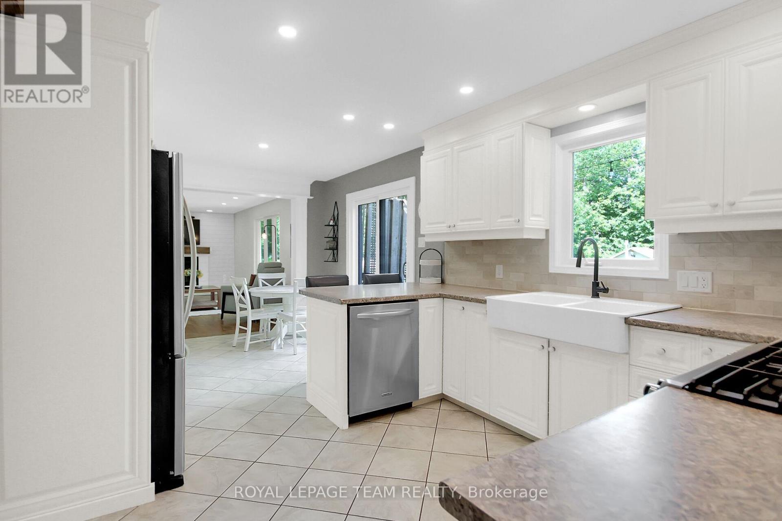 7117 Quinnfield Way, Ottawa, Ontario  K4P 1B6 - Photo 11 - X12358742