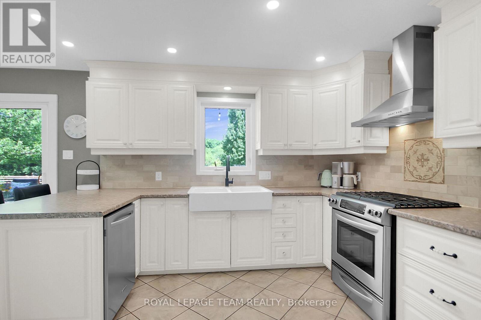 Property at 7117 QUINNFIELD WAY image 4