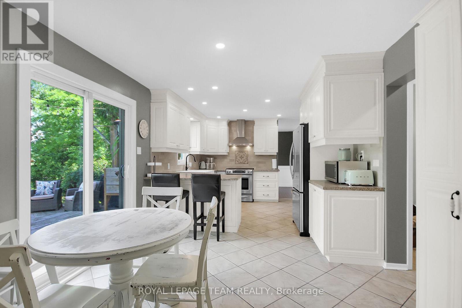 Property at 7117 QUINNFIELD WAY image 5