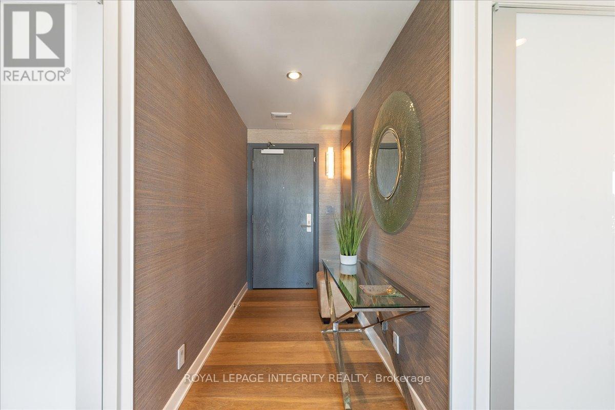1006 - 428 Sparks Street, Ottawa, Ontario  K1R 0B3 - Photo 4 - X12358818