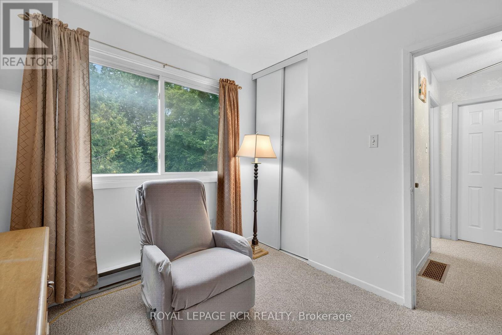 856 Magnolia Avenue, Newmarket (Huron Heights-Leslie Valley), Ontario  L3Y 3C7 - Photo 24 - N12358678
