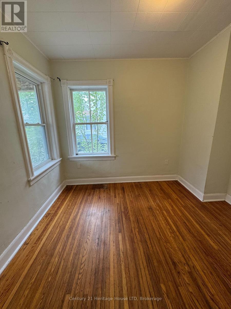 4697 Eastwood Crescent, Niagara Falls, Ontario  L2E 1B4 - Photo 9 - X12358722