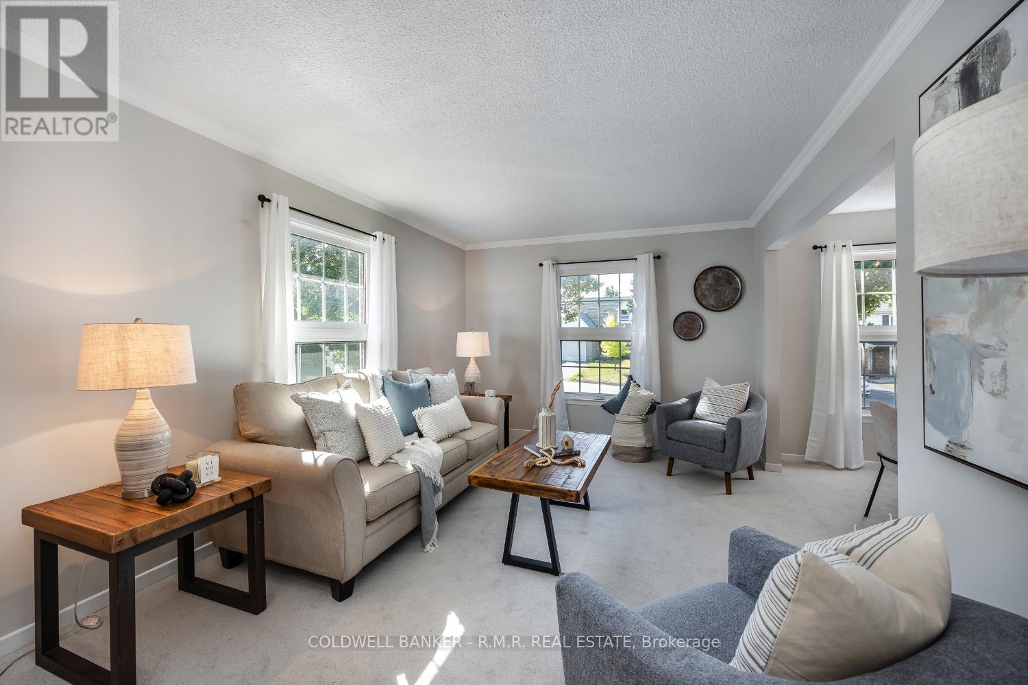 Property at 8 ABERFELDY CRESCENT image 5