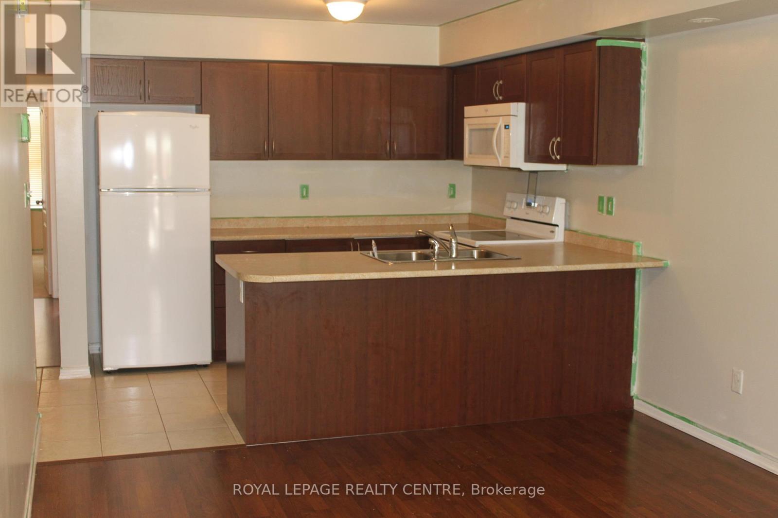 13 - 47 Hays Boulevard, Oakville, Ontario  L6H 0J1 - Photo 3 - W12358665