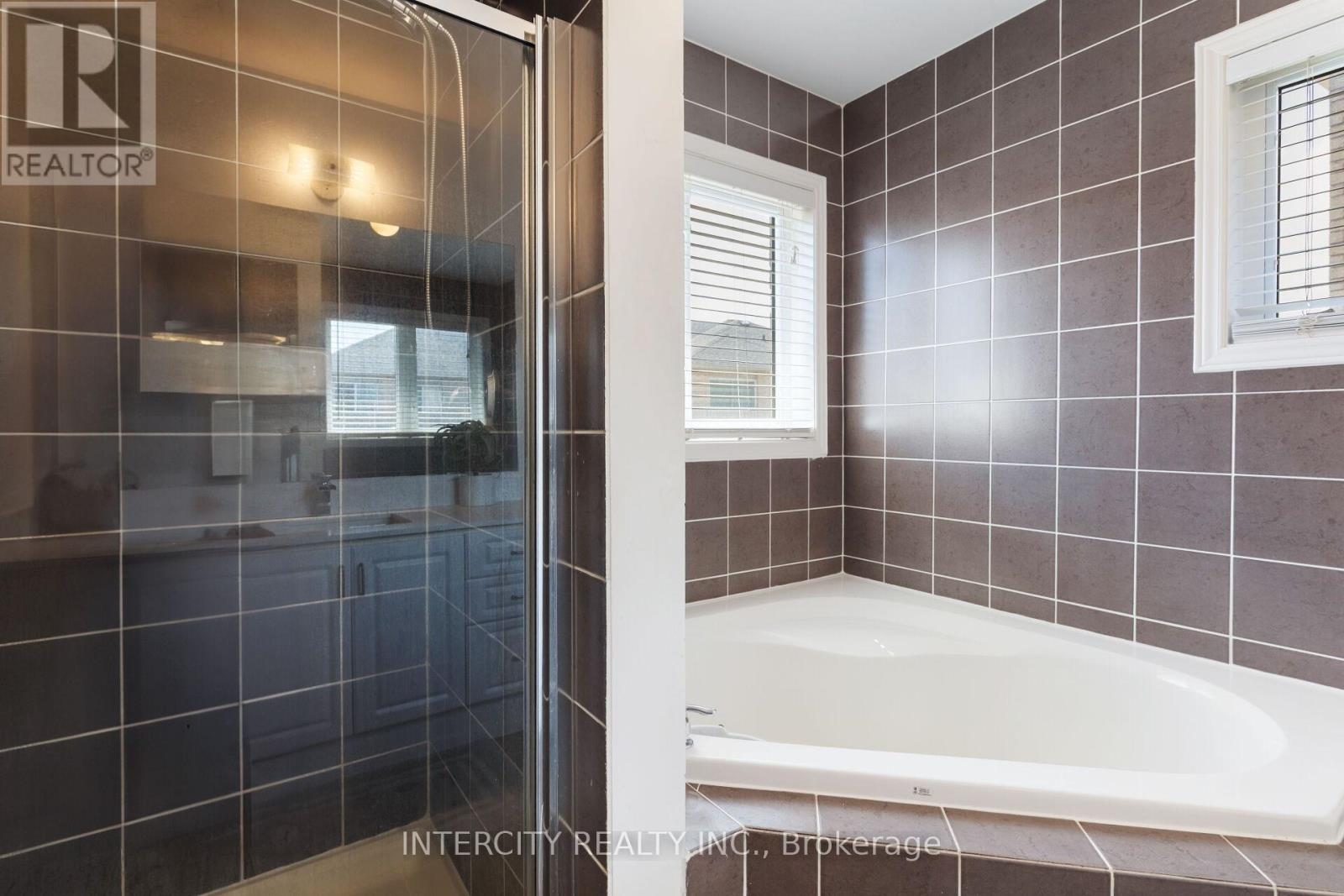18 Snowshoe Lane, Brampton, Ontario  L6R 0J1 - Photo 28 - W12358668
