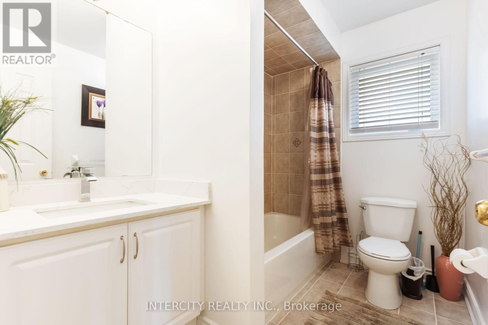 18 Snowshoe Lane, Brampton, Ontario  L6R 0J1 - Photo 36 - W12358668