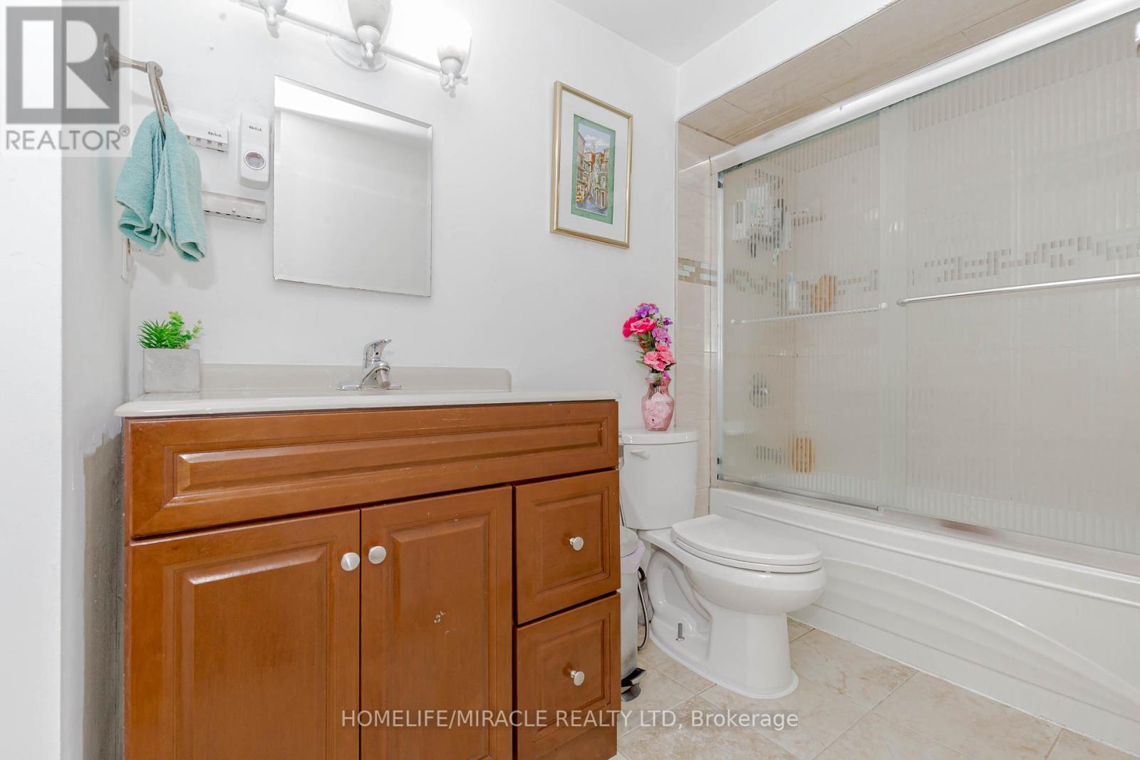 12 - 12 Eden Park Drive, Brampton, Ontario  L6T 3A5 - Photo 15 - W12358683