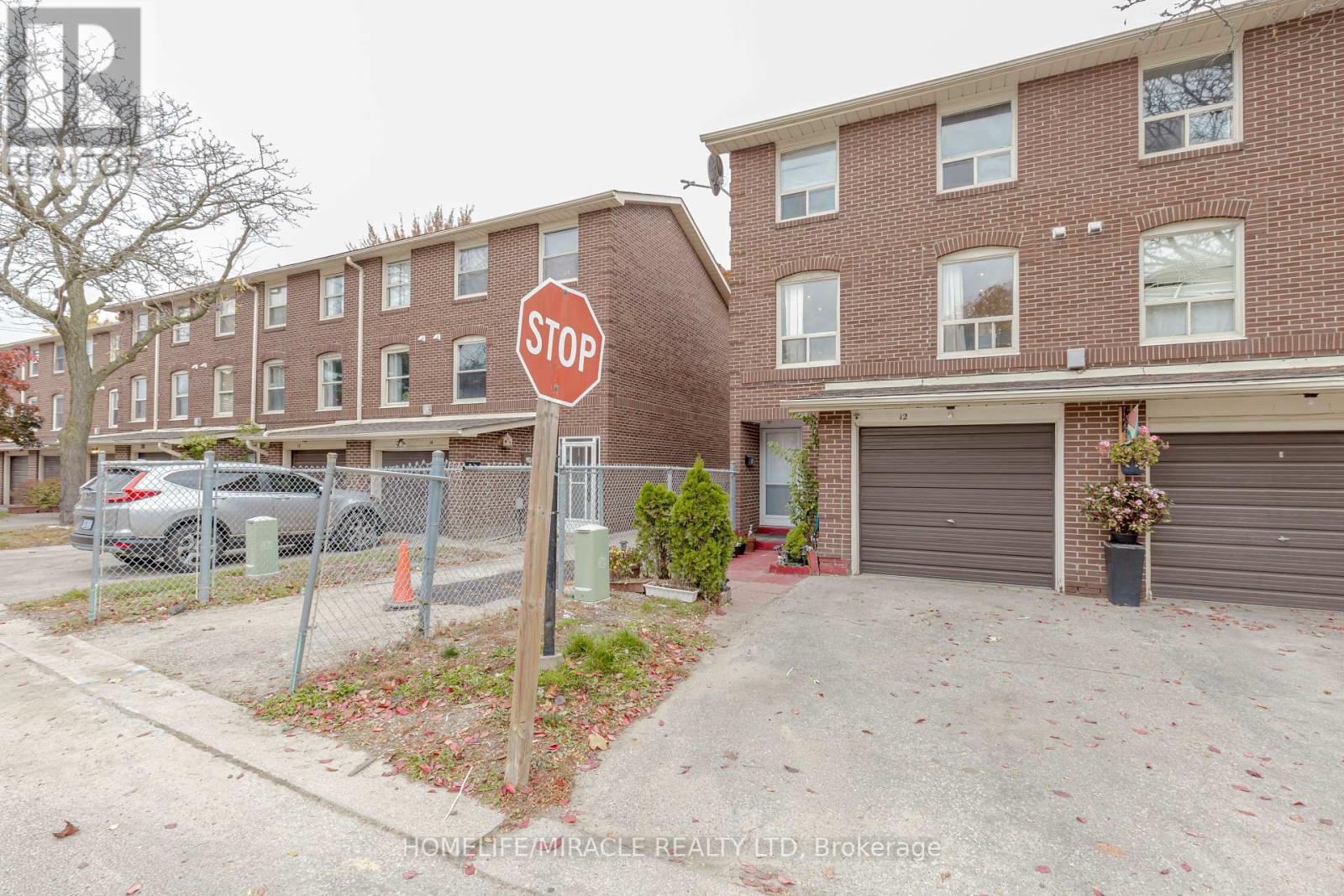 12 - 12 Eden Park Drive, Brampton, Ontario  L6T 3A5 - Photo 32 - W12358683