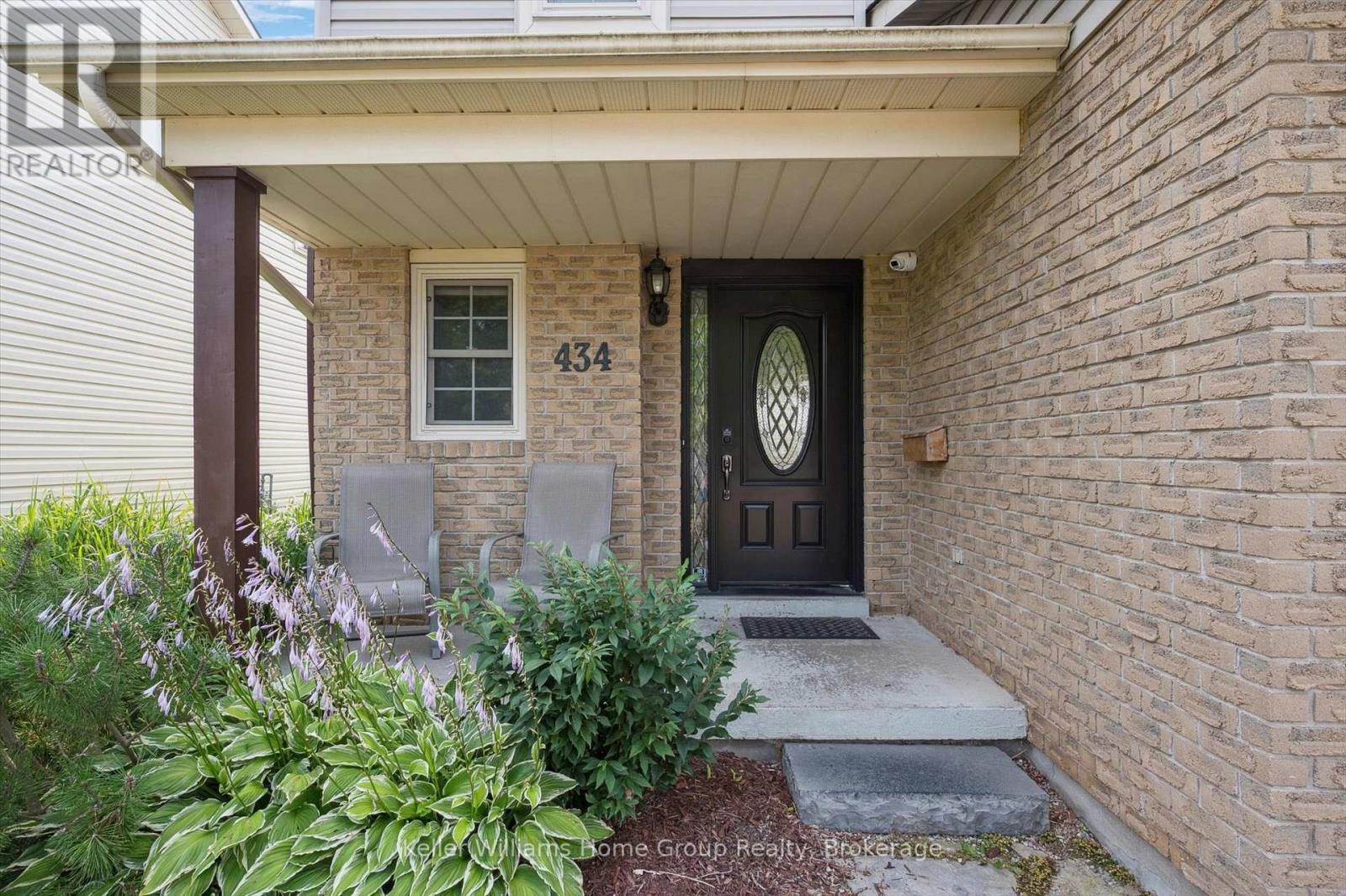 434 Black Street, Centre Wellington, Ontario  N1M 3M3 - Photo 3 - X12358715