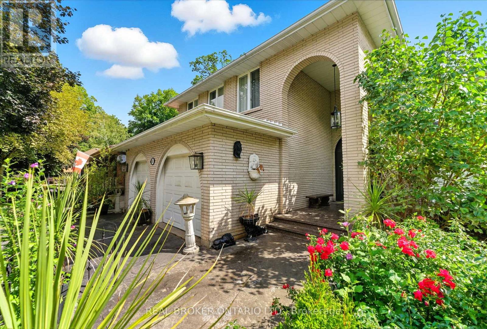 Property at 267 MEMORIAL DRIVE image 2