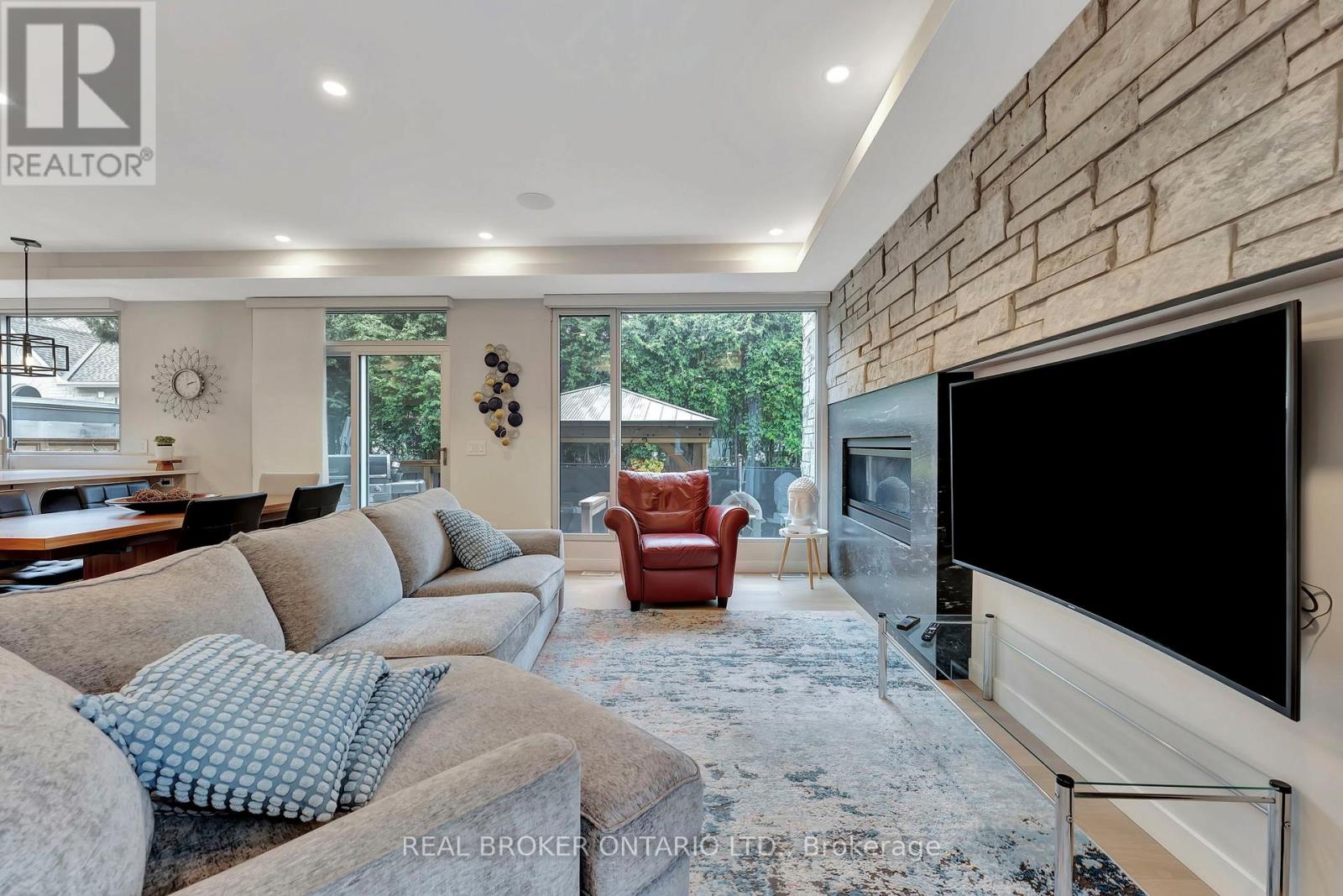 49 Lotta Avenue, Ottawa, Ontario  K2G 2B4 - Photo 13 - X12344713