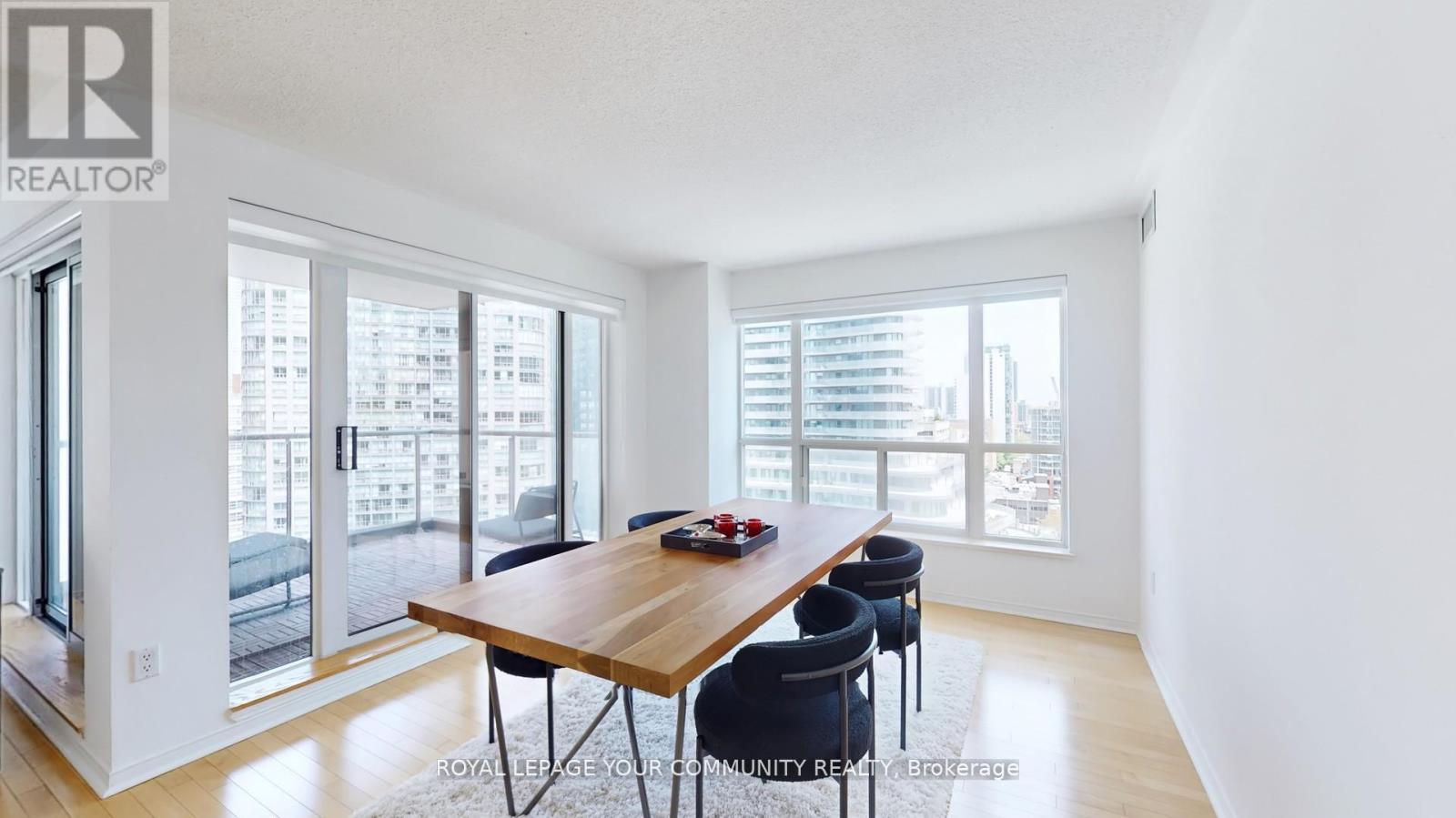 1609 - 909 Bay Street, Toronto (Bay Street Corridor), Ontario  M5S 3G2 - Photo 13 - C12358729