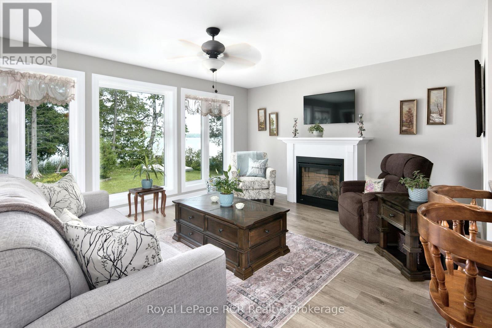 121 Browns Lane, Georgian Bluffs, Ontario  N0H 2K0 - Photo 17 - X12293448