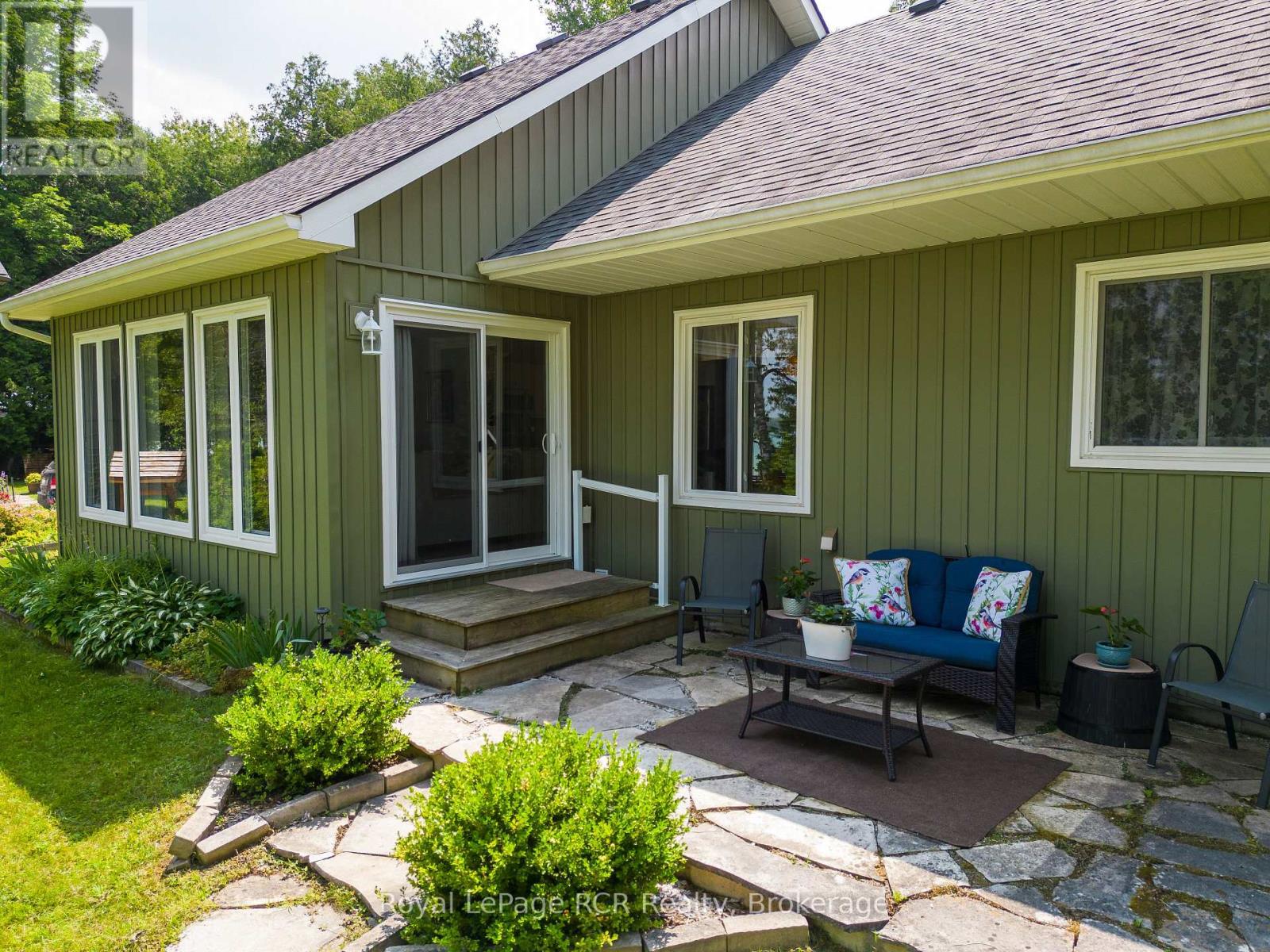121 Browns Lane, Georgian Bluffs, Ontario  N0H 2K0 - Photo 22 - X12293448