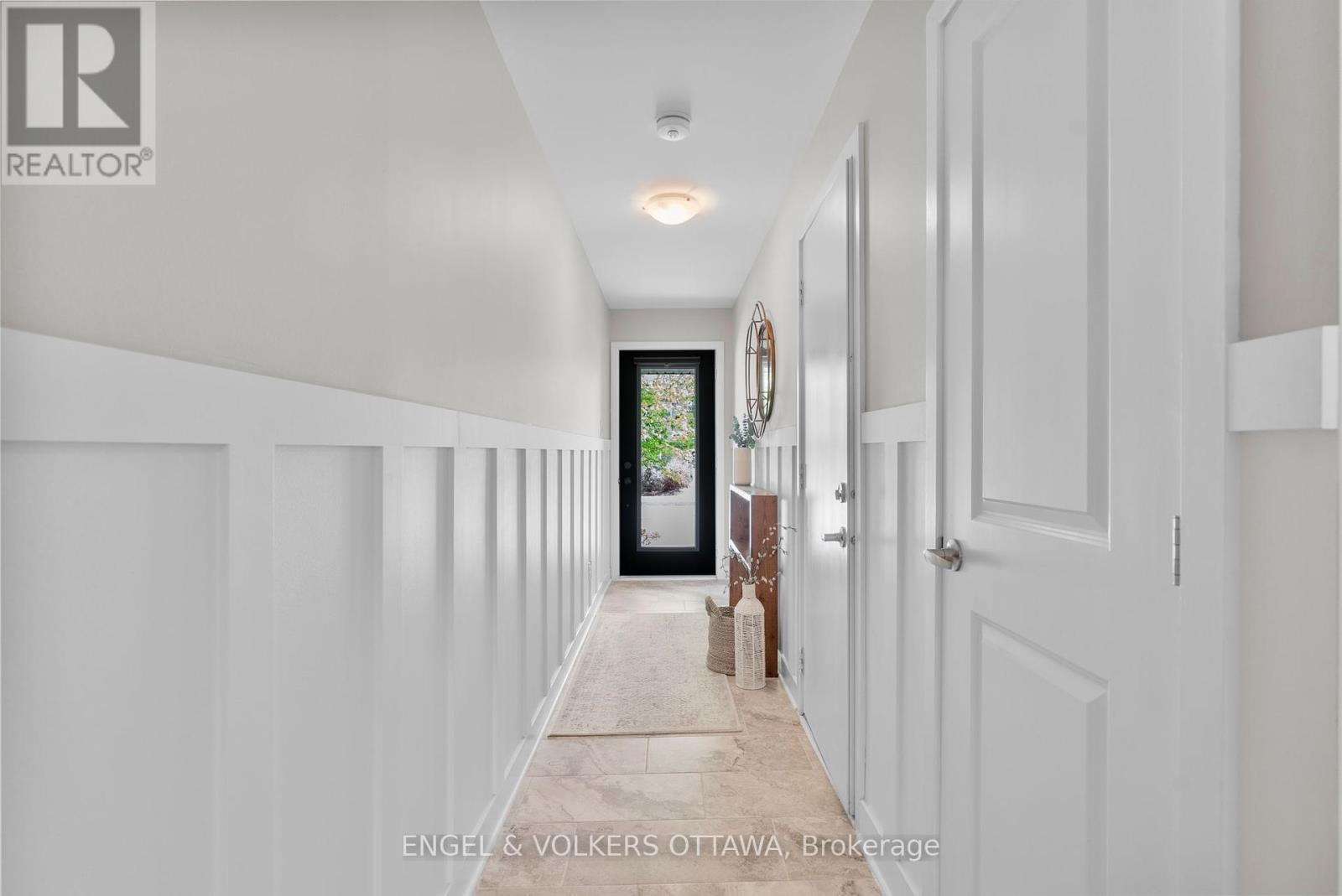 Property at 602 TERRAVITA PRIVATE image 3
