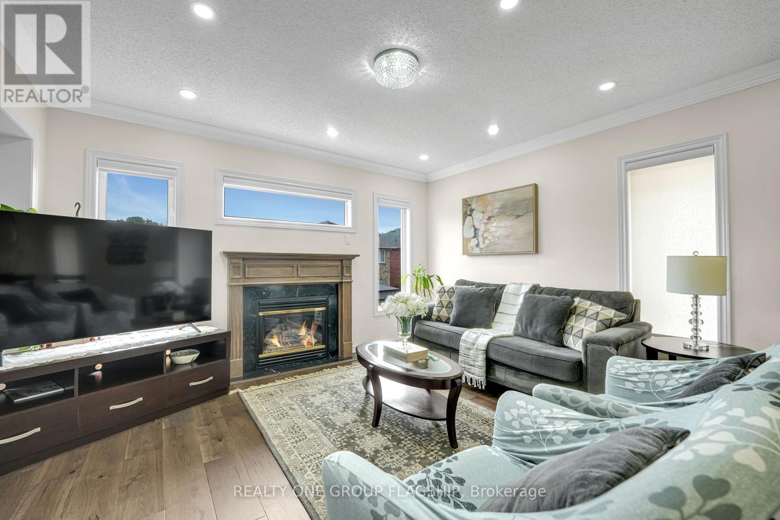 1128 Knotty Pine Grove, Mississauga, Ontario  L5W 1J6 - Photo 11 - W12358719